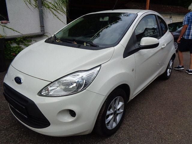 Weiß Gebraucht 2016 Ford Ka Titanium Kleinwagen | 1.790 € (Guter Preis) - Bild 1/4