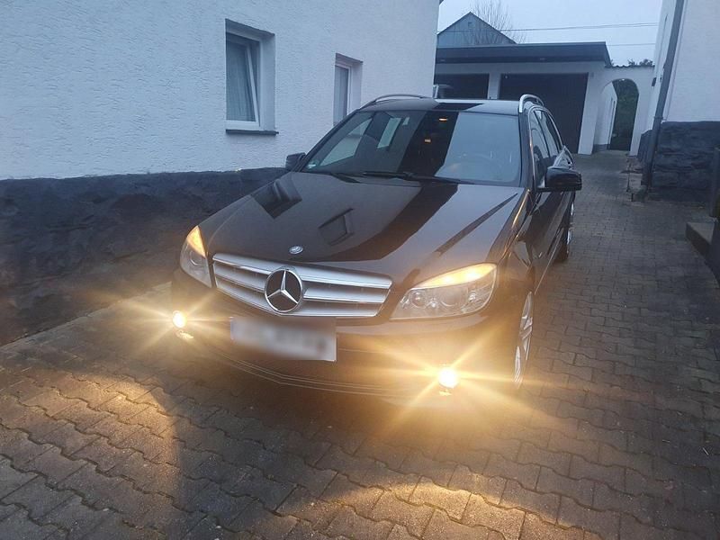 Schwarz Gebraucht 2009 Mercedes C180 Avantgarde Kombi | 5.500 € (Fairer Preis) - Bild 1/4