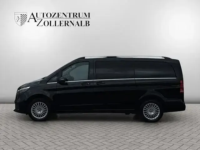 Gebraucht Mercedes V300 Avantgarde 237 PS (174 kW) 2023 Schwarz Van / Kleinbus