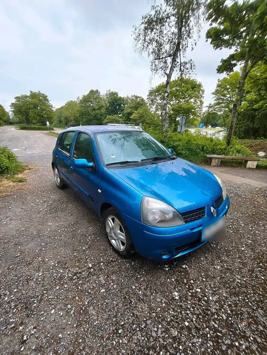 Gebraucht Renault Clio 74 PS (54 kW) 2005 Blau Kleinwagen