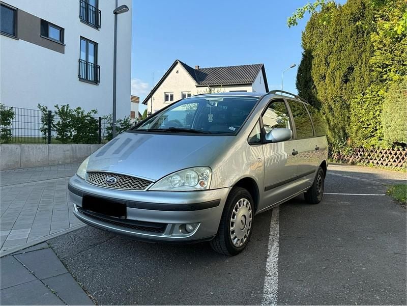 Second-hand Ford Galaxy 116 CP (85 kW) 2004 Gri Monovolum