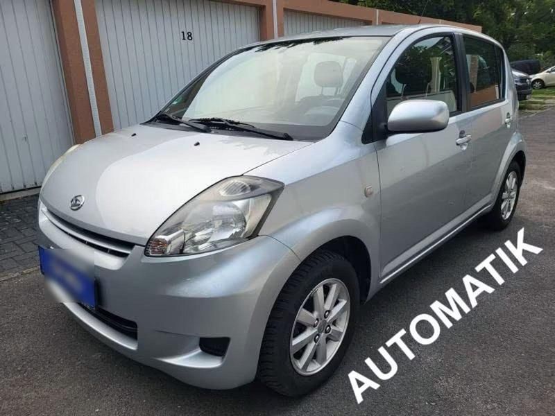 Silber Gebraucht 2008 Daihatsu Sirion Kleinwagen | 4.450 € (Teuer) - Bild 1/4