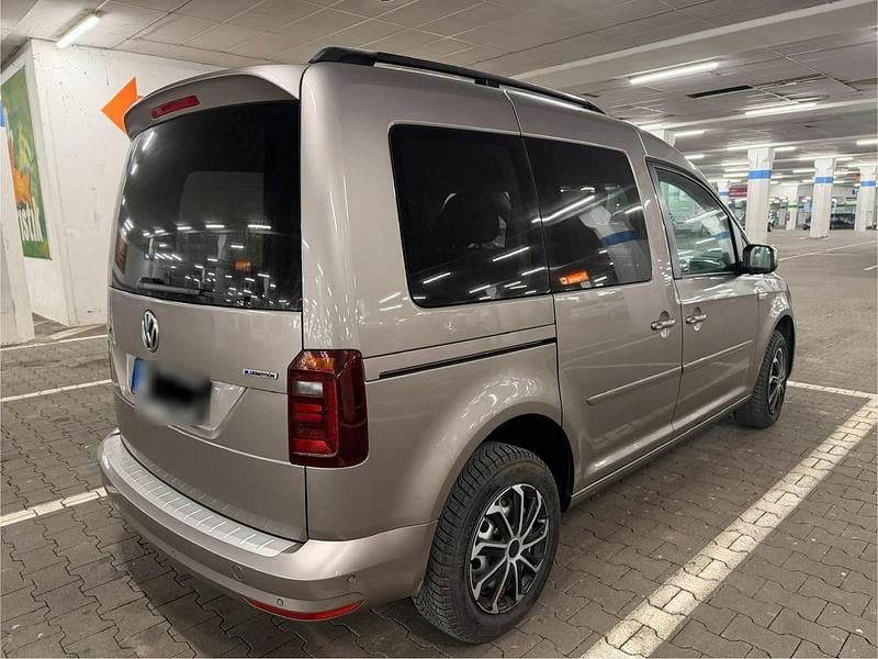 Second-hand VW Caddy 81 CP (59 kW) 2018 Auriu Monovolum