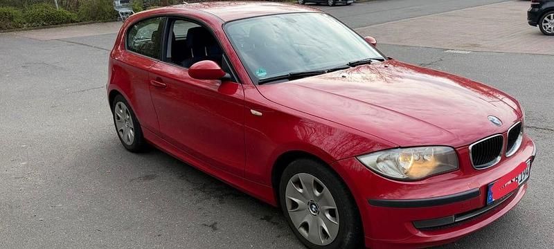 Gebraucht BMW 118 Lifestyle 143 PS (105 kW) 2009 Rot Kleinwagen