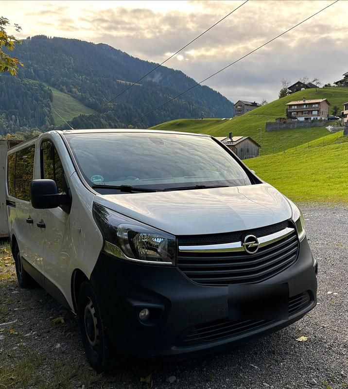 Gebraucht Opel Vivaro 125 PS (91 kW) 2018 Weiß Van / Kleinbus