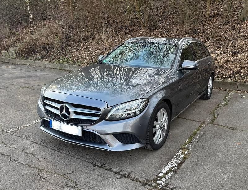 Grau Gebraucht 2019 Mercedes C180 Kombi | 19.700 € (Superpreis) - Bild 1/4