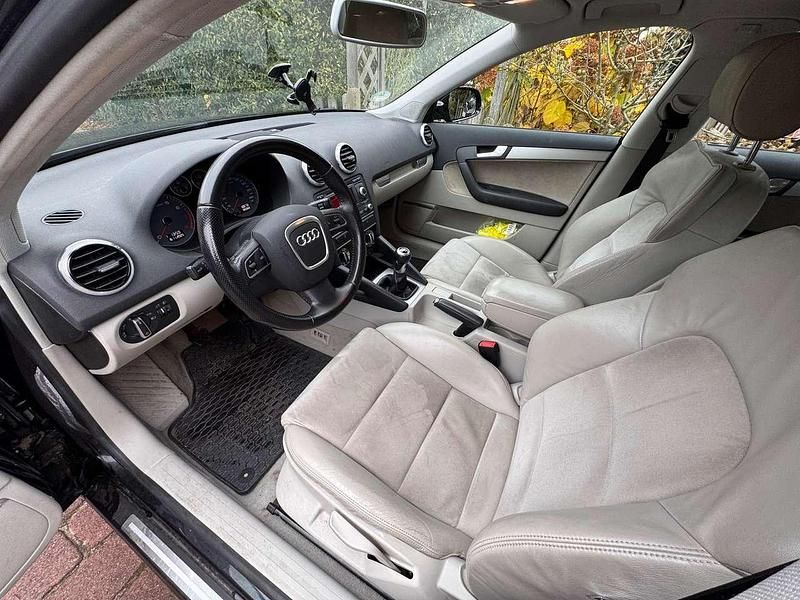 Schwarz Gebraucht 2011 Audi A3 Ambition Kombi | 5.499 € (Guter Preis) - Bild 1/4