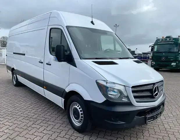 Second-hand Mercedes Sprinter 163 CP (119 kW) 2018 Alb Van