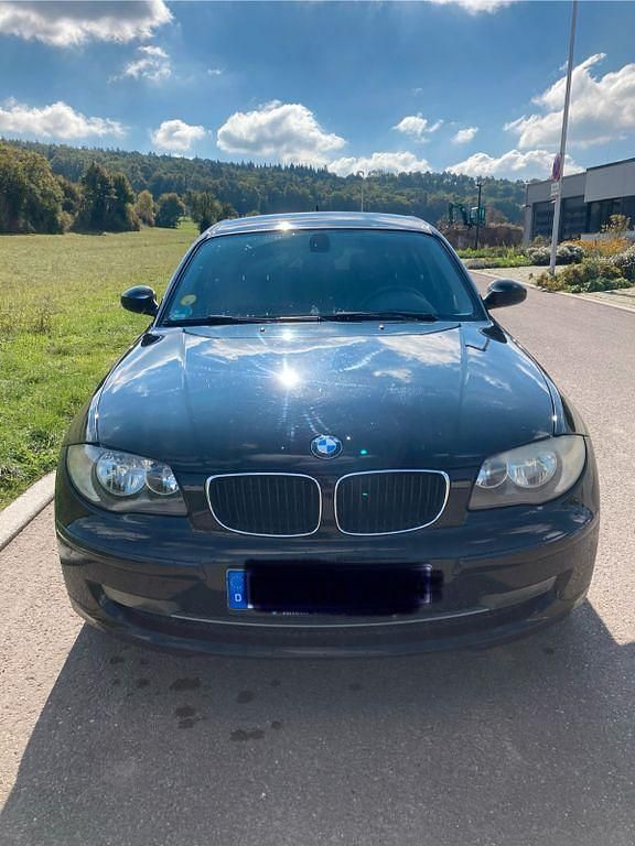 Schwarz Gebraucht 2007 BMW 118 Kleinwagen | 5.250 € (Etwas zu teuer) - Bild 1/4
