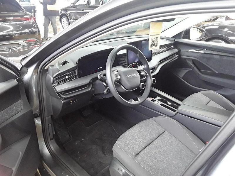 Gebraucht Skoda Superb 150 PS (110 kW) 2025 Graphitegrau metallic (metallic) Limousine