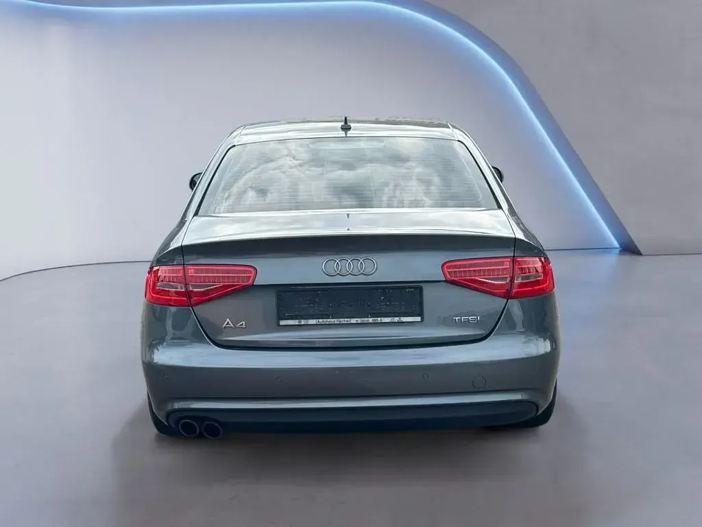 Gebraucht Audi A4 Ambiente 170 PS (125 kW) 2012 Grau Limousine