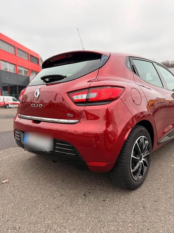 Gebraucht Renault Clio IV 90 PS (66 kW) 2016 Rot Limousine