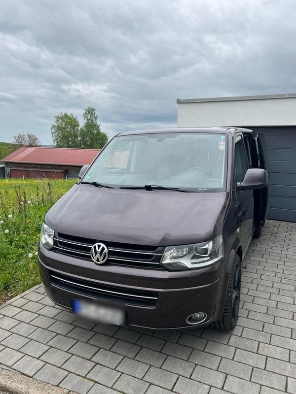 Braun Gebraucht 2013 VW T5 Highline Van | 31.999 € - Bild 1/4