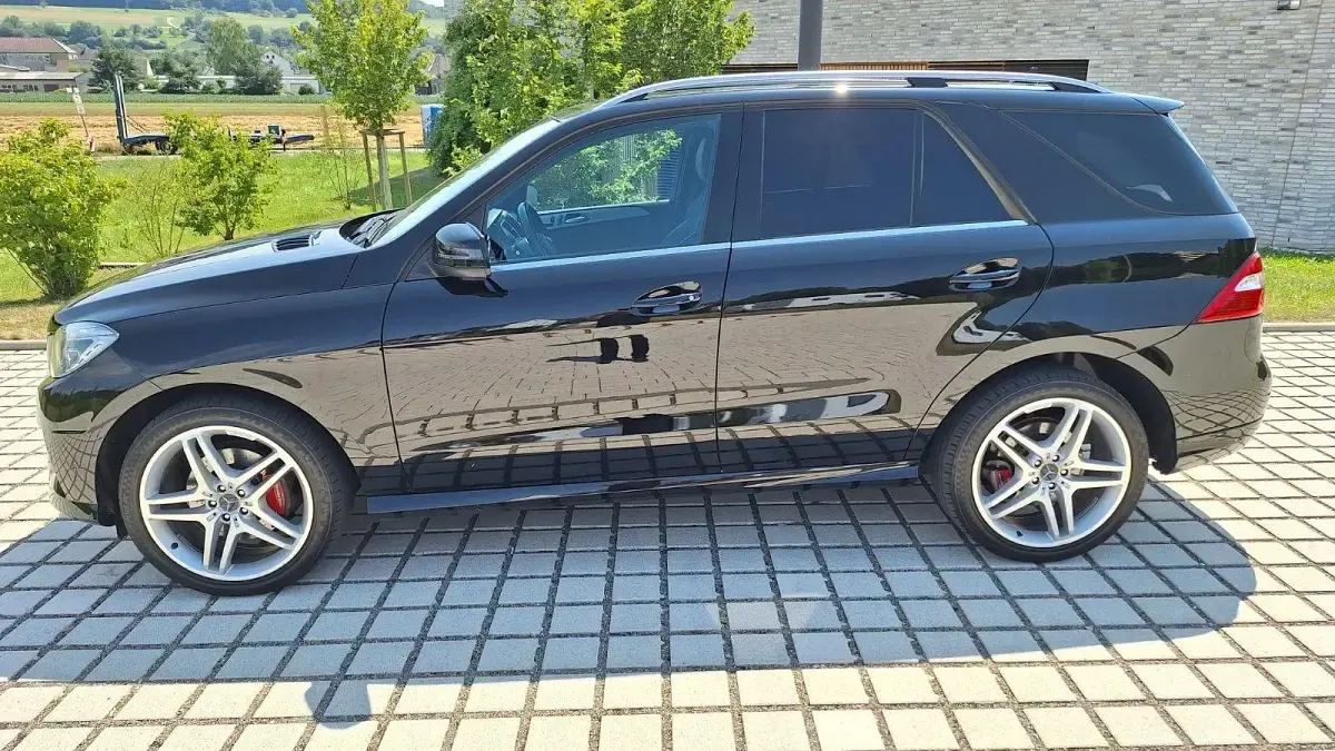 Gebraucht Mercedes ML350 AMG 258 PS (189 kW) 2012 Schwarz SUV