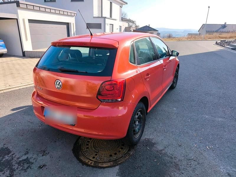 Gebraucht VW Polo Trendline 70 PS (51 kW) 2009 Orange Kleinwagen