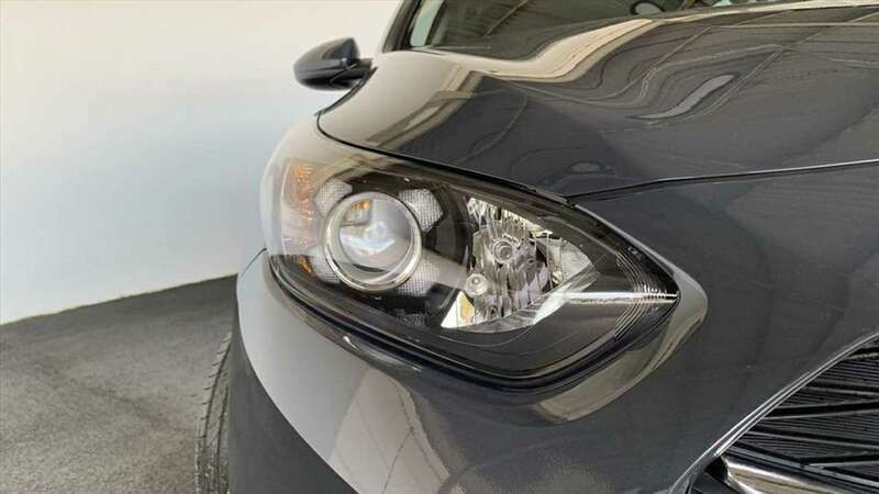 Neu Kia Ceed 140 PS (102 kW) 2025 Grau Kleinwagen