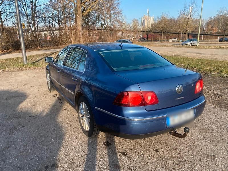 Gebraucht VW Phaeton 240 PS (176 kW) 2008 Blau Limousine