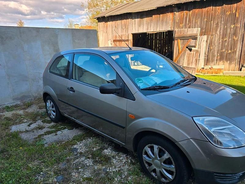 Gebraucht Ford Fiesta Trend 69 PS (50 kW) 2003 Beige Limousine