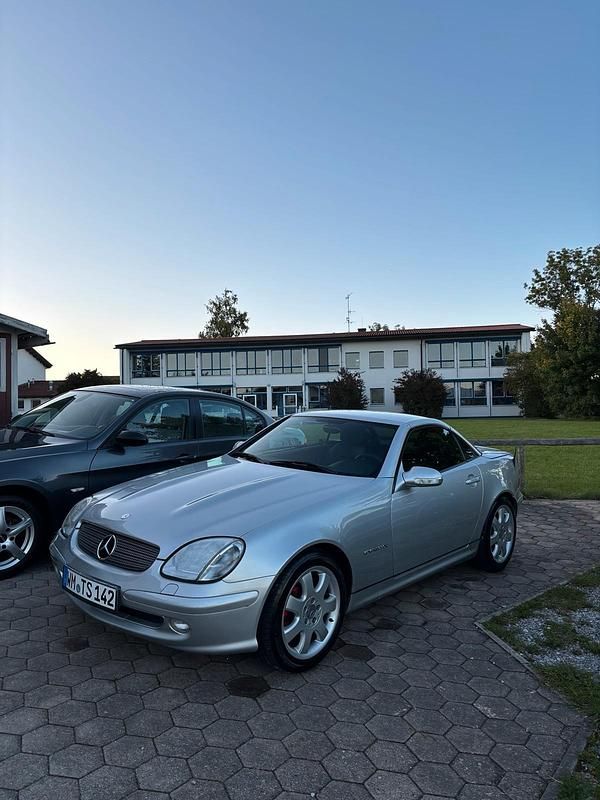 Silber Gebraucht 2004 Mercedes SLK230 Cabrio | 6.900 € (Fairer Preis) - Bild 1/4