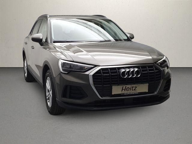 Gebraucht Audi Q3 Design 190 PS (139 kW) 2020 Chronosgrau metallic SUV