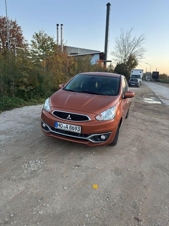 Orange Gebraucht 2017 Mitsubishi Space Star Diamant Edition Limousine | 6.500 € (Guter Preis) - Bild 1/4