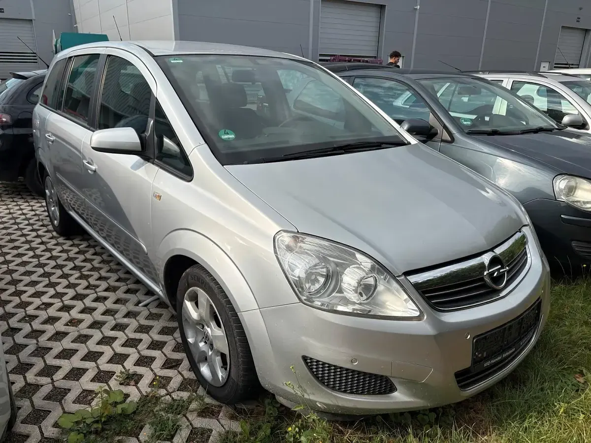 Gebraucht Opel Zafira 150 PS (110 kW) 2009 Silber Van / Kleinbus