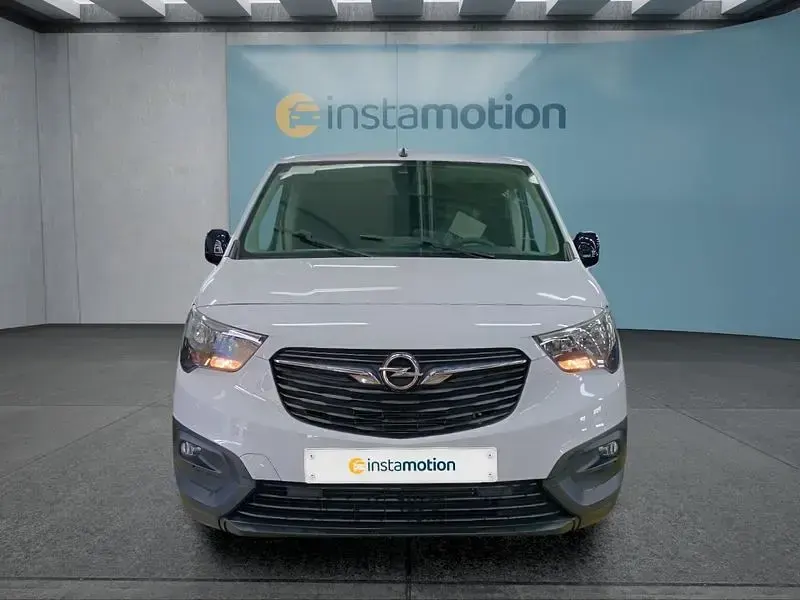 Gebraucht Opel Combo-e Life 100 kW (136 PS) 2024 Weiß Limousine