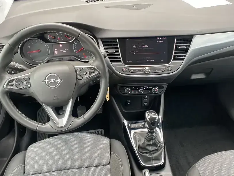 Gebraucht Opel Crossland Elegance 110 PS (80 kW) 2024 Silber silber (metallic) SUV