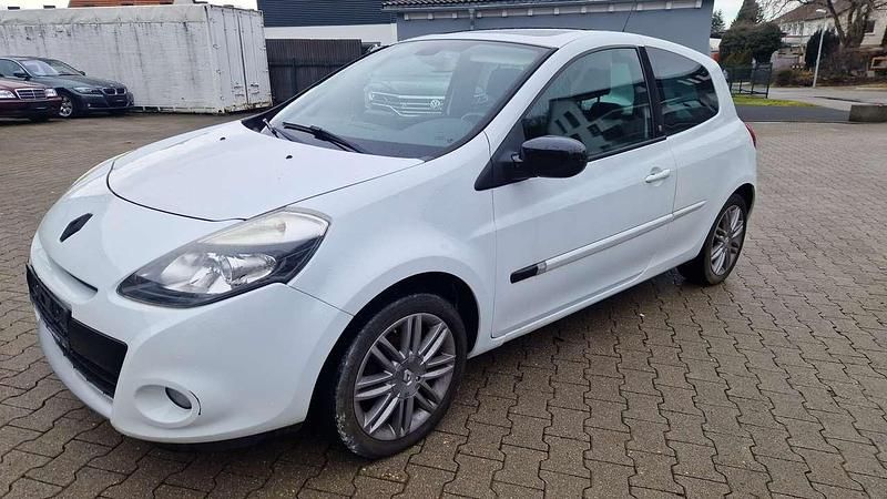 Gebraucht Renault Clio II Night&Day 101 PS (74 kW) 2011 Weiß Kleinwagen