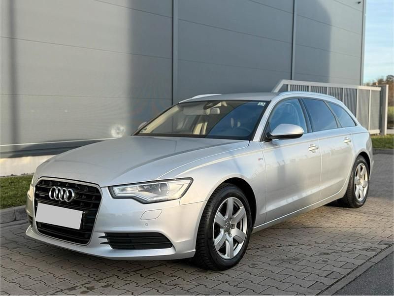 Silber Gebraucht 2011 Audi A6 S-Line Kombi | 12.500 € (Superpreis) - Bild 1/4