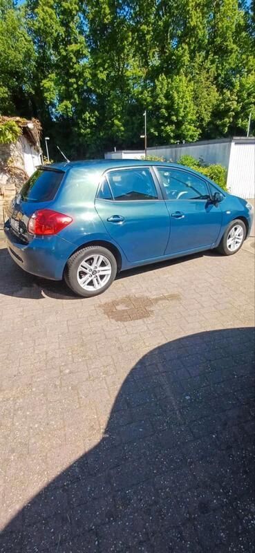 Blau Gebraucht 2009 Toyota Auris Kleinwagen | 6.300 € (Fairer Preis) - Bild 1/4