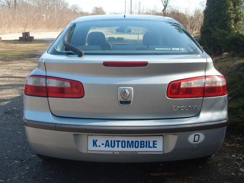 Gebraucht Renault Laguna II Dynamique 120 PS (88 kW) 2002 Silber Limousine