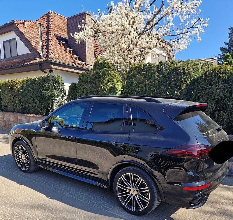 Schwarz Gebraucht 2015 Porsche Cayenne GTS SUV | 38.750 € (Fairer Preis) - Bild 1/4