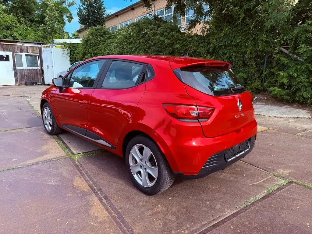 Gebraucht Renault Clio Luxe 120 PS (88 kW) 2015 Rot Limousine