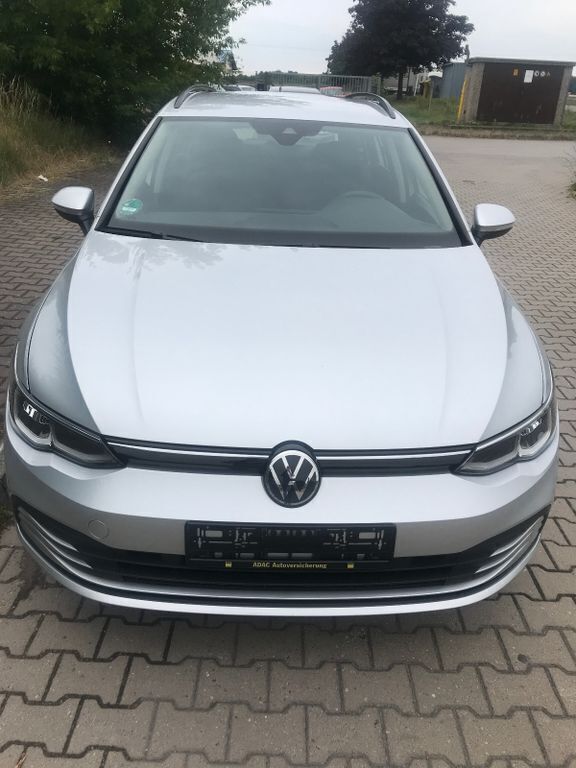 Silber metallic Gebraucht 2021 VW Golf VIII Kombi | 24.999 € (Etwas zu teuer) - Bild 1/4