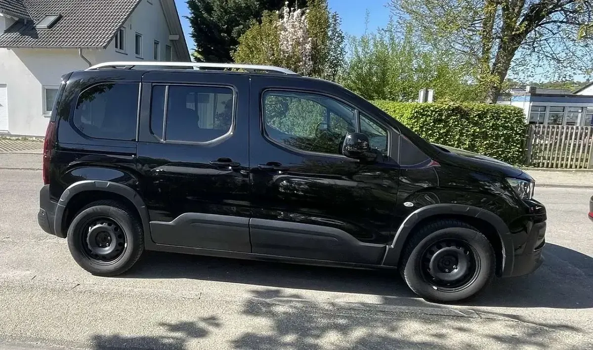 Gebraucht Peugeot Rifter Allure 131 PS (96 kW) 2020 Schwarz Van / Kleinbus