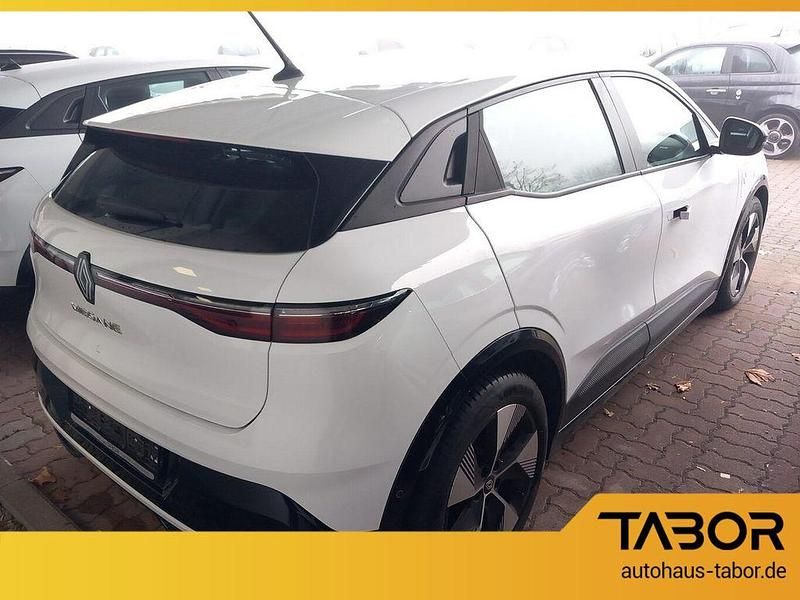 Gebraucht Renault Megane E-Tech Equilibre 160 kW (218 PS) 2022 Weiss Limousine