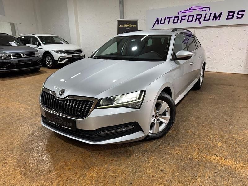 Silber Gebraucht 2022 Skoda Superb Kombi | 21.490 € (Guter Preis) - Bild 1/4