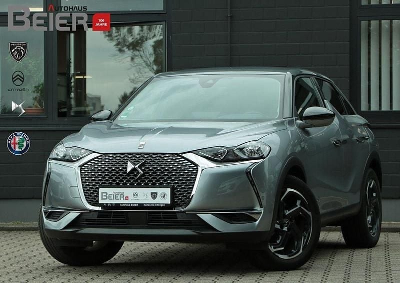 Grau Gebraucht 2022 DS Automobiles DS3 Crossback E-Tense Performance SUV | 19.980 € (Superpreis) - Bild 1/4