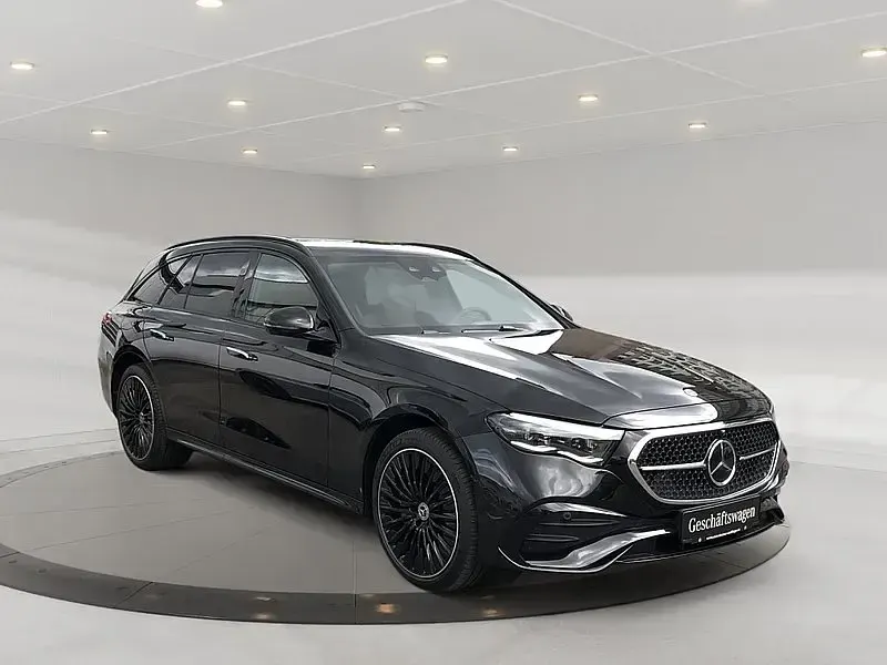 Gebraucht Mercedes E450 367 PS (269 kW) 2026 Metalliclack obsidianschwarz Kombi