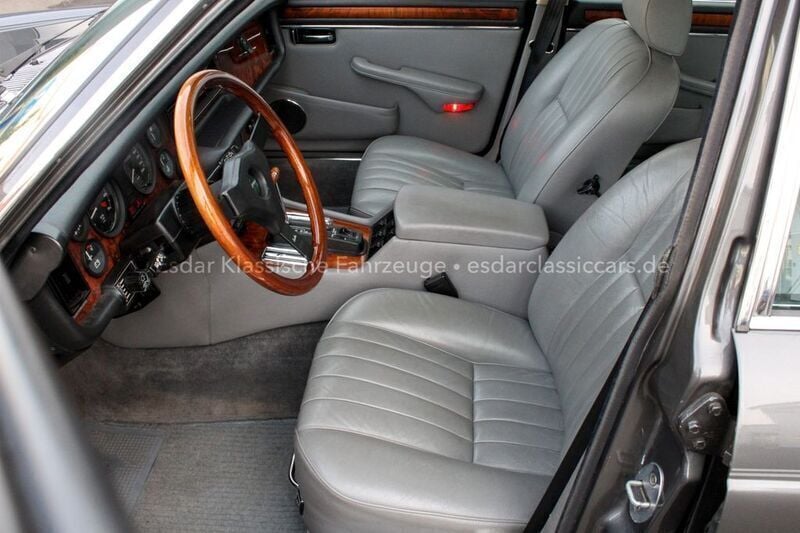 Gebraucht Jaguar XJ12 295 PS (216 kW) 1986 Grau Limousine