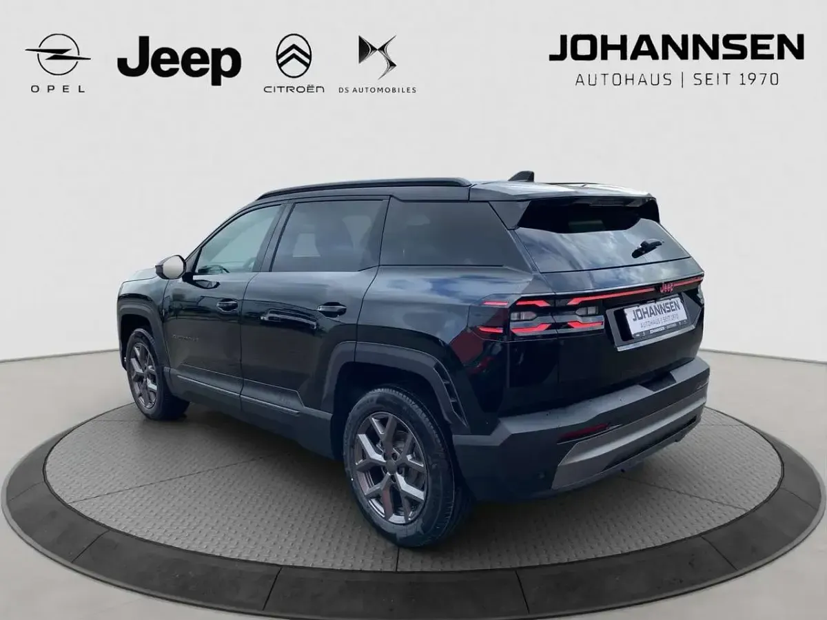 Gebraucht Jeep Compass 145 PS (106 kW) 2026 Schwarz SUV