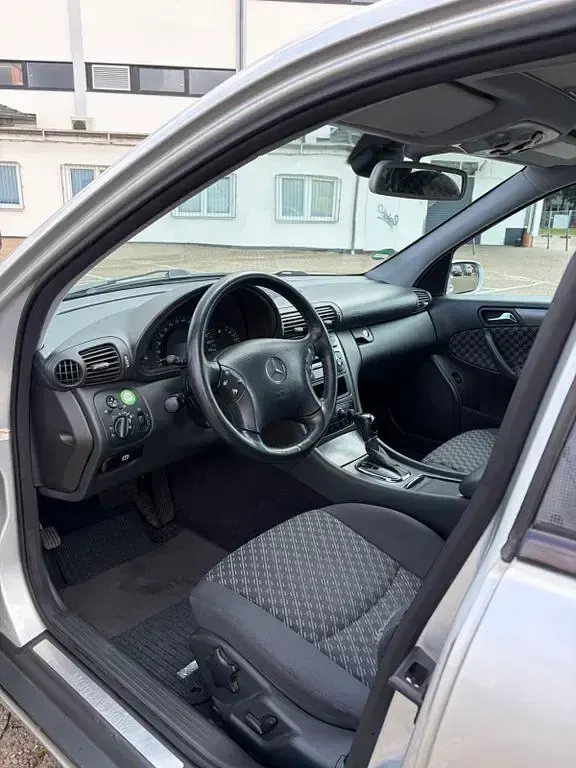 Gebraucht Mercedes 240 170 PS (125 kW) 2000 Silber Limousine