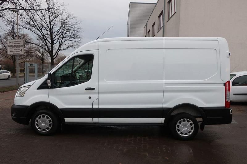 Gebraucht Ford Transit Trend 131 PS (96 kW) 2020 Weiß Limousine