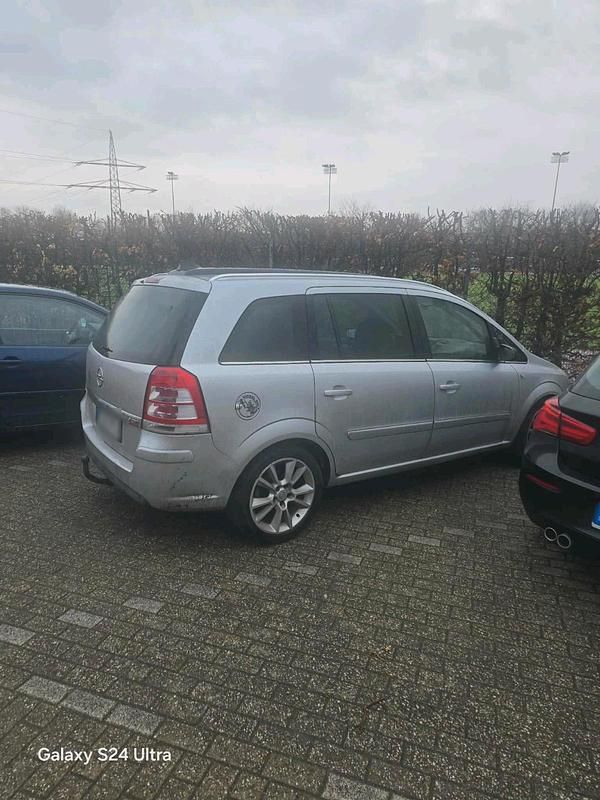 Gebraucht Opel Zafira 120 PS (88 kW) 2008 Grau Van / Kleinbus