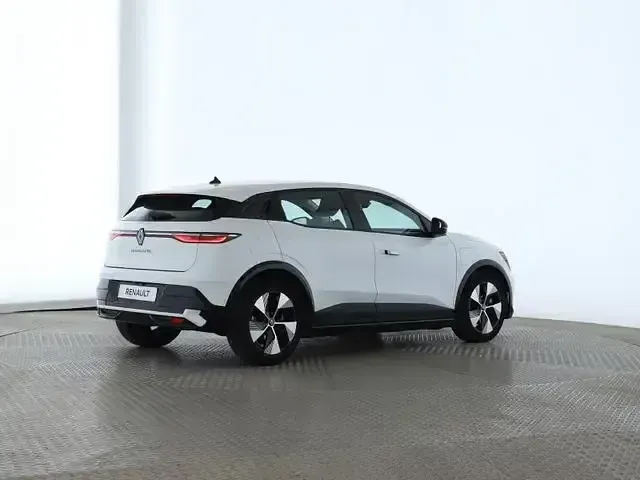 Gebraucht Renault Megane E-Tech Equilibre 96 kW (131 PS) 2022 Gletscherweiß Limousine