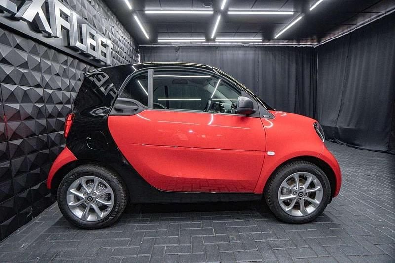 Gebraucht Smart ForTwo Coupé Passion 90 PS (66 kW) 2018 Schwarz Coupé