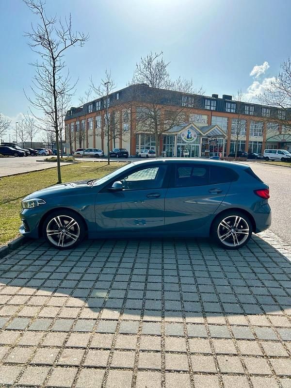 Gebraucht BMW 118 Advantage 140 PS (102 kW) 2021 Grau Kleinwagen