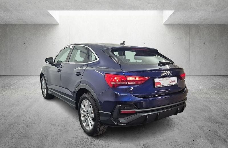 Gebraucht Audi Q3 Sportback Basis 245 PS (180 kW) 2022 Blau SUV