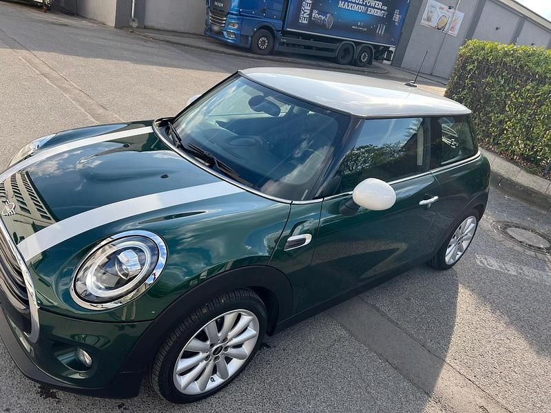 Second-hand Mini Cooper D 116 CP (85 kW) 2018 Verde Hatchback